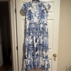 Gibson & Latimer Woman Blue and White Floral Maxi Dress Size Small New